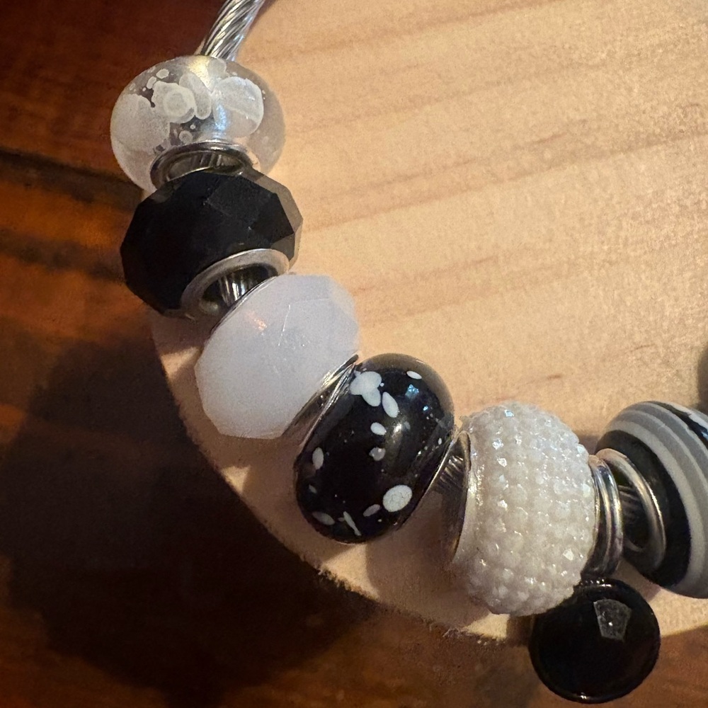 Black and White Beaded Bracelet